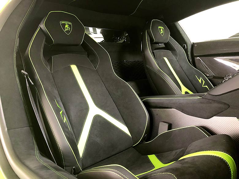 SVインテリア　ヘッドレスト刺繍ロゴ (13/20枚) ランボルギーニ アヴェンタドール SV LP750-4 Verde Ithaca（グリーンパール）  MY2017