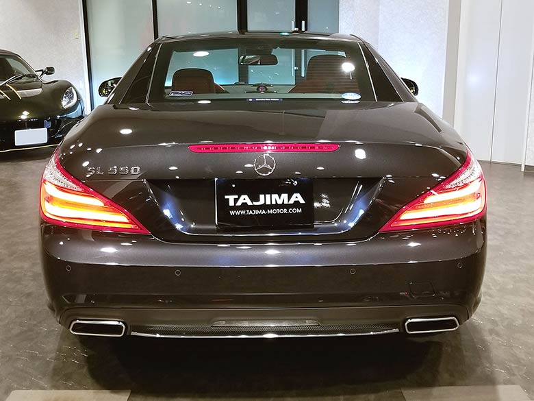 メルセデス・ベンツ SL550 エディション 1 - ブラックメタリック 特別色「マグネタイドブラック」とAMGスタイリングによる特別なエクステリア (3/12枚)