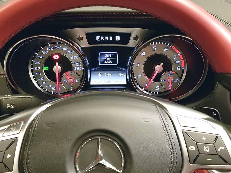 メルセデス・ベンツ SL550 エディション 1 - ブラックメタリック 走行わずか0.5万km (7/12枚)