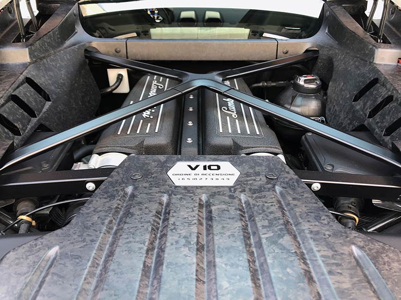 ランボルギーニ ウラカン LP610-4 (LDF) 4WD - ホワイトメタリック (9/20枚)