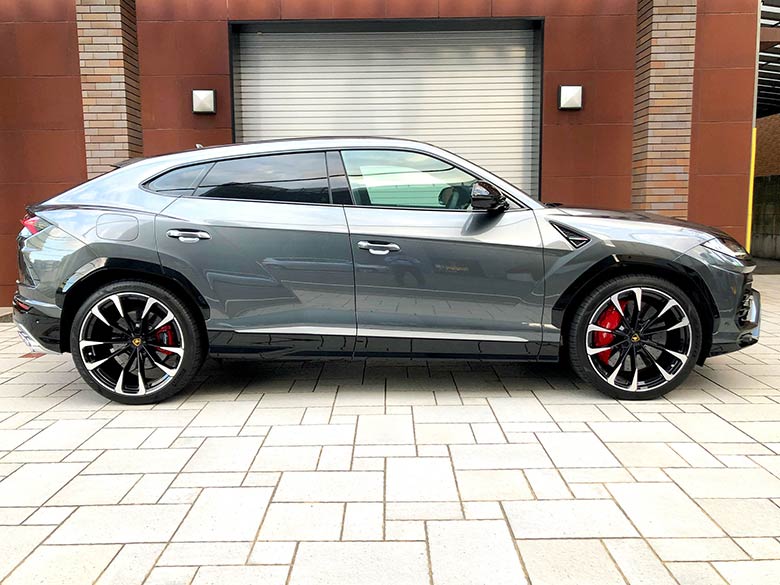 ランボルギーニ ウルス4.0 4WD - グレーメタリック(4/20枚)