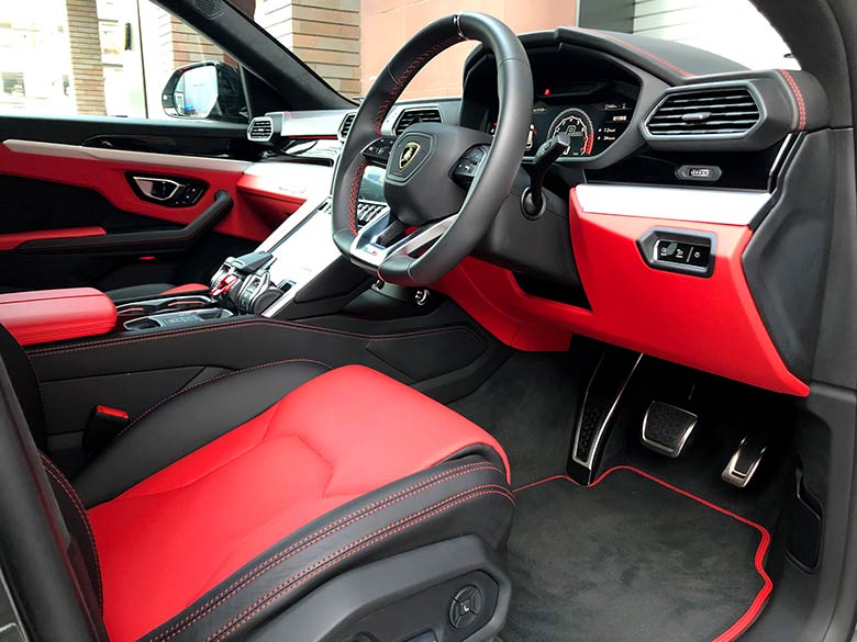 ランボルギーニ ウルス4.0 4WD - グレーメタリック(9/20枚)