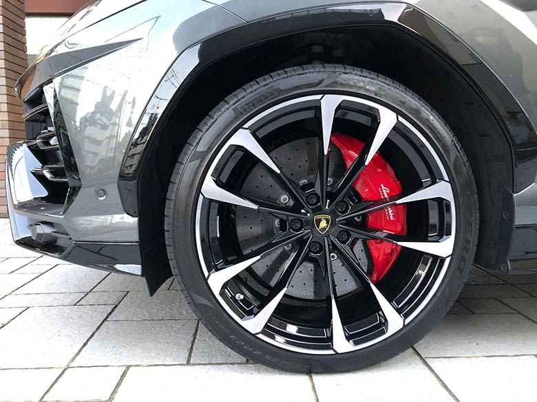 ランボルギーニ ウルス4.0 4WD - グレーメタリック(19/20枚)