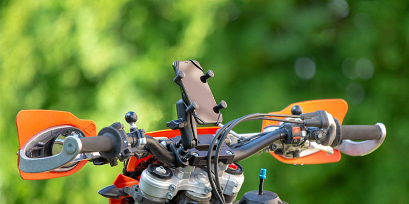 ラムマウント スマホホルダー Xグリップホルダー 車 バイク 装着イメージ