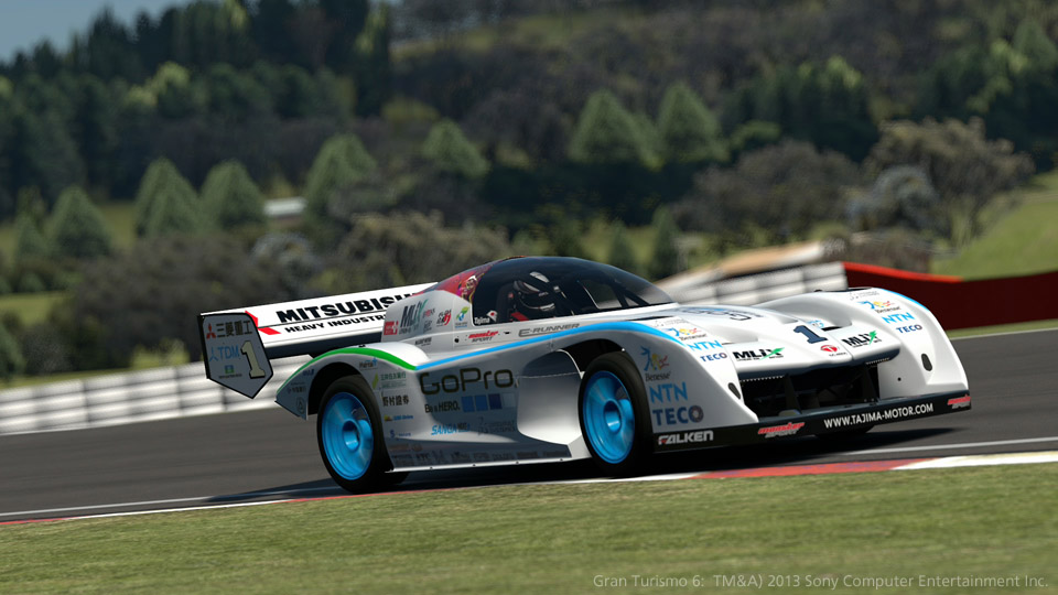 グランツーリスモ6」に、E-RUNNERとSX4、2台のパイクスピークマシンが