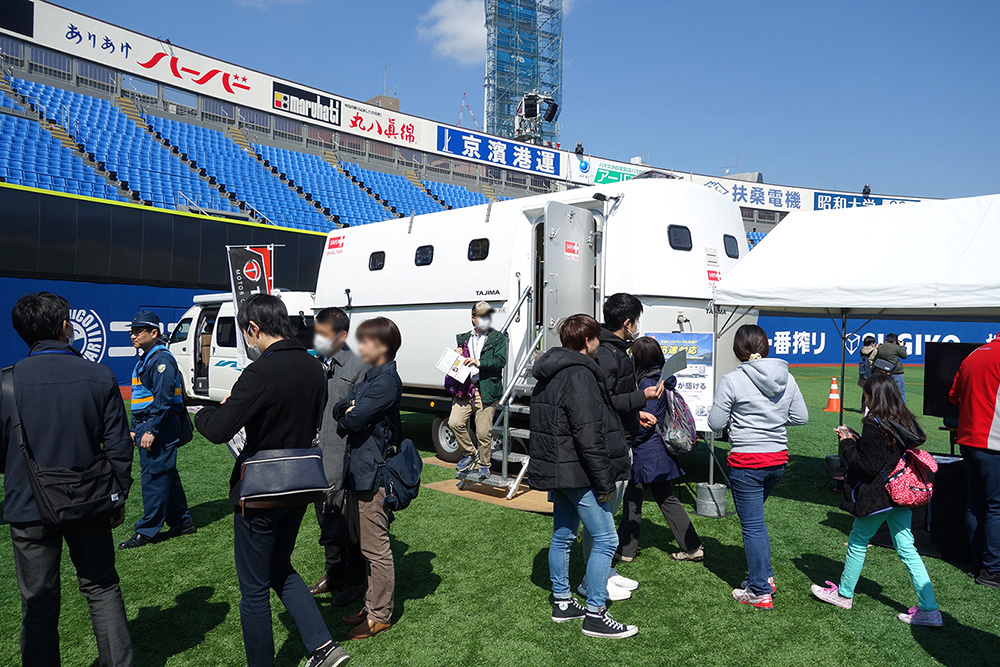 2019年3月9日(土)、神奈川県の横浜港、横浜スタジアム、湘南台駅で実施された「神奈川県国民保護共同実動訓練」に浮揚式津波洪水対策用シェルターSAFE+（セーフプラス） 600シリーズを展示しました。_5